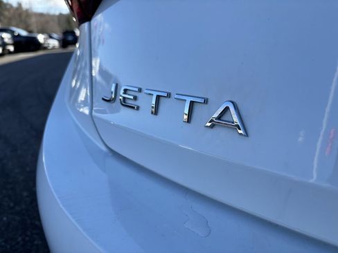 Used 2024 Volkswagen Jetta S image 10