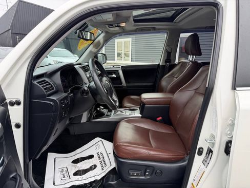Used 2019 Toyota 4Runner 4WD image 12