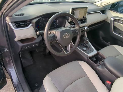 Certified 2020 Toyota RAV4 Limited image 9