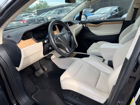 Used 2018 Tesla Model X 100D AWD/4WD image 9