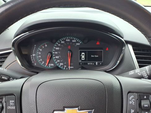 Used 2022 Chevrolet Trax LT w/ LT Convenience Package AWD/4WD image 20