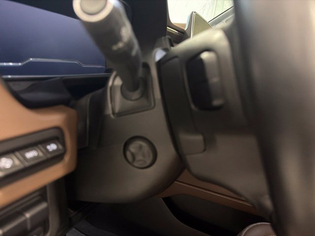 Used 2023 Chevrolet Suburban High Country w/ Advanced Technology Package AWD/4WD image 30