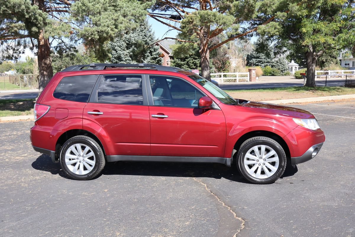 Used 2013 Subaru Forester 2.5X Limited AWD/4WD image 4