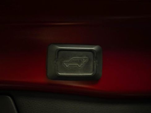 Used 2021 Toyota RAV4 XLE Premium w/ Carpet Mat Package (TMS) FWD image 8