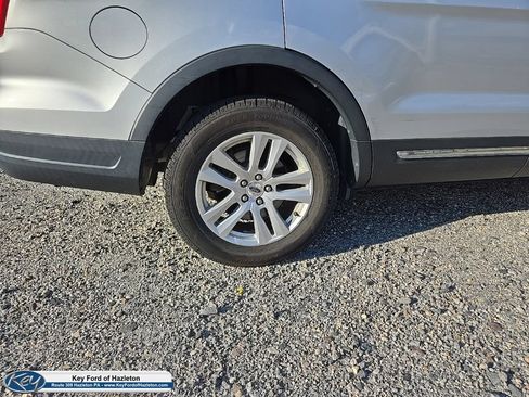 Used 2019 Ford Explorer XLT w/ Equipment Group 202A AWD/4WD image 14