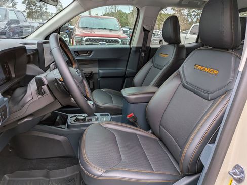 Certified 2025 Ford Maverick Tremor image 11