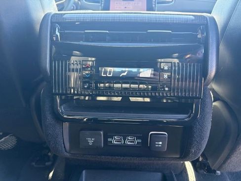 Used 2022 Jeep Wagoneer Series III w/ Premium Group I image 30