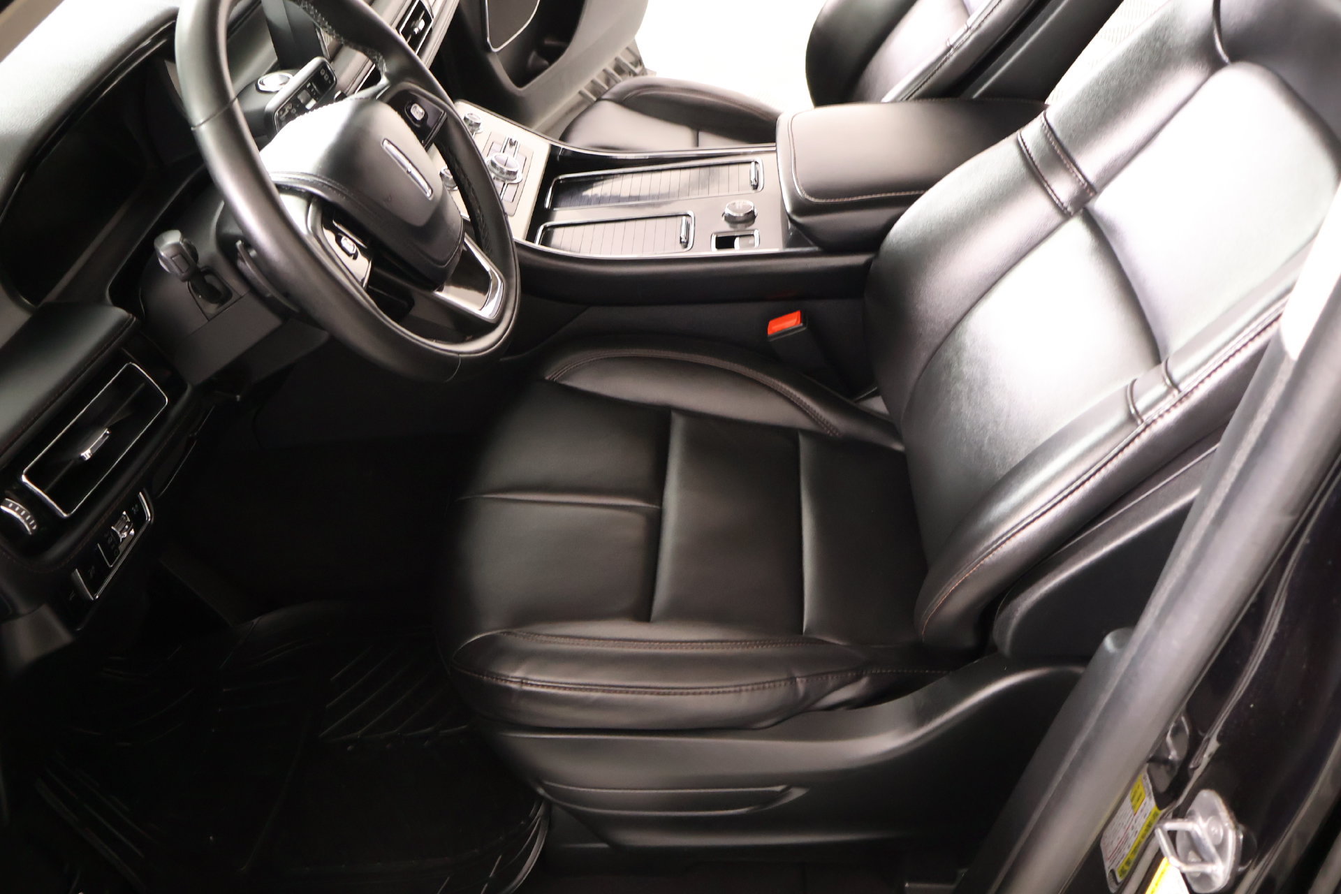 Used 2023 Lincoln Aviator 2WD image 11
