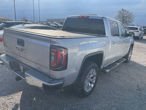 Used 2018 GMC Sierra 1500 SLT w/ SLT Premium Package image 3