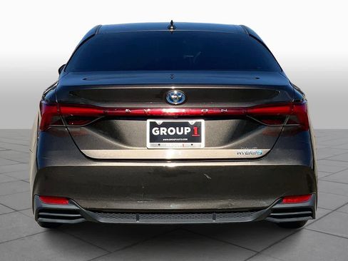 Used 2019 Toyota Avalon XLE image 4