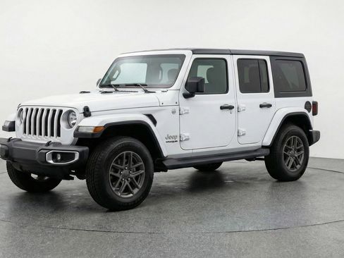 Used 2025 Jeep Wrangler Unlimited Sport AWD/4WD image 3