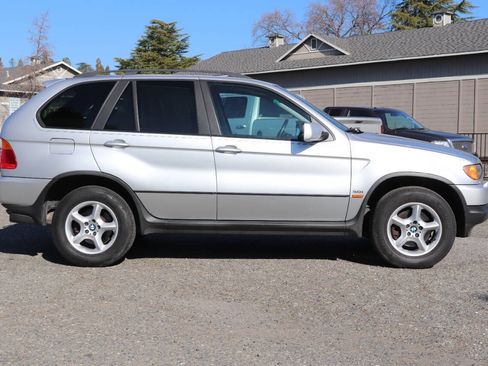 Used 2002 BMW X5 3.0i image 10