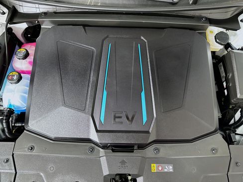 Used 2023 Hyundai Ioniq 5 SE image 32