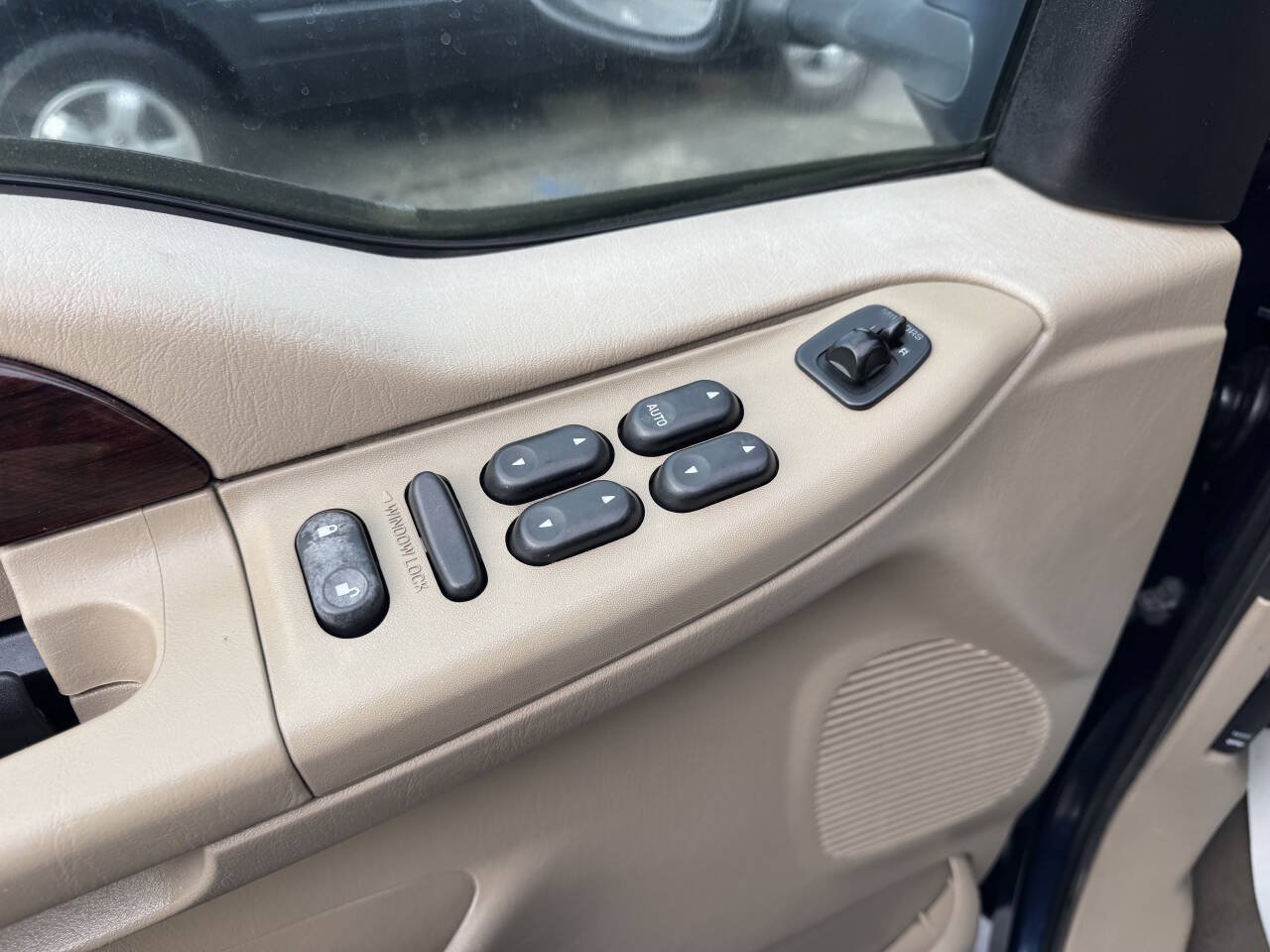 Used 2005 Ford F350 Lariat AWD/4WD image 13