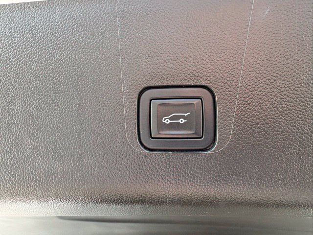 Used 2023 Chevrolet Traverse RS AWD/4WD image 21