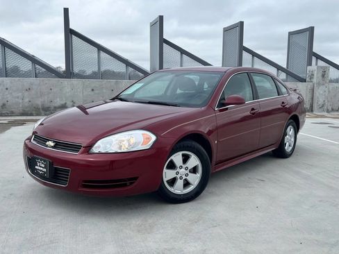 Used 2009 Chevrolet Impala LT image 2