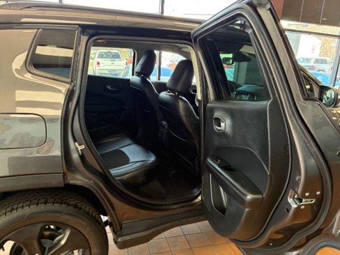 Used 2018 Jeep Compass Latitude w/ Popular Equipment Group AWD/4WD image 30