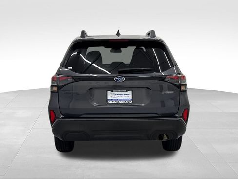 Used 2025 Subaru Forester Premium AWD/4WD image 6