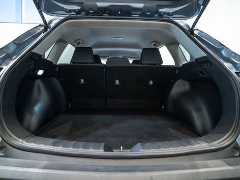 Certified 2024 Toyota Corolla Cross XLE image 32