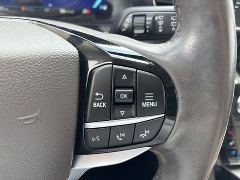 Used 2022 Ford Explorer Platinum w/ Equipment Group 601A AWD/4WD image 22