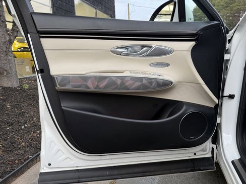 Used 2022 Genesis GV70 3.5T Sport w/ Sport Advanced Package image 28