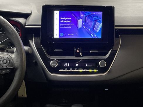 Used 2025 Toyota Corolla LE image 12