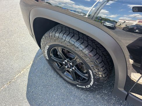 Used 2022 GMC Acadia AT4 AWD/4WD image 7