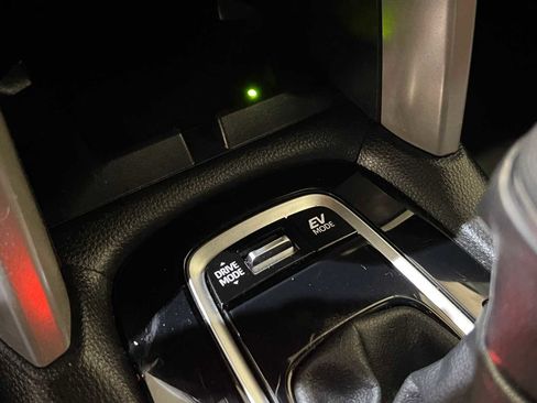 Certified 2024 Toyota Corolla Cross AWD Hybrid image 26