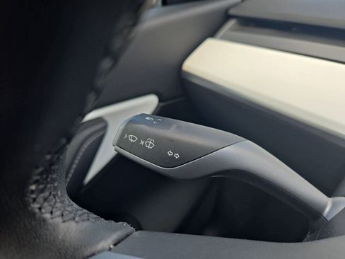 Used 2020 Tesla Model Y Long Range image 23