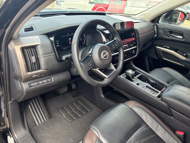 Used 2024 Nissan Pathfinder Platinum FWD image 20