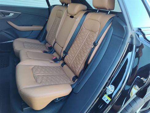 Used 2024 Audi RS Q8 4.0T w/ Black Optic Package image 37