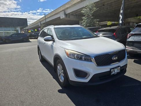 Used 2018 Kia Sorento LX w/ LX V6 Convenience Package AWD/4WD image 2