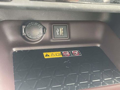 Used 2023 Toyota RAV4 Limited image 20