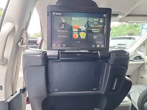Used 2017 Chrysler Pacifica Touring-L Plus w/ Advanced Safetytec Group FWD image 37