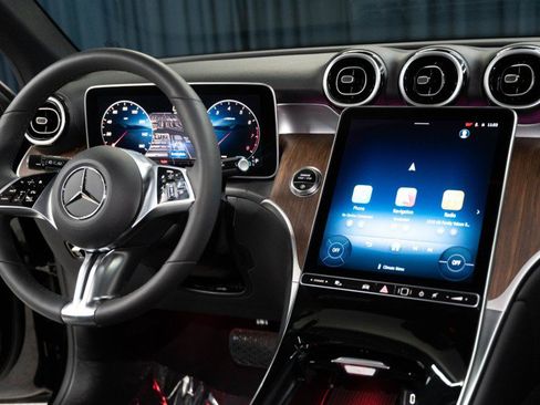 Certified 2026 Mercedes-Benz GLC 300 4MATIC image 18