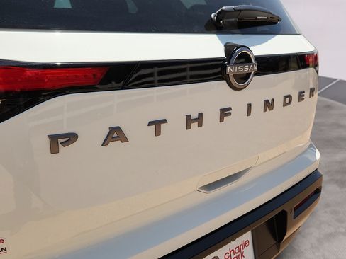 Used 2026 Nissan Pathfinder S FWD image 25