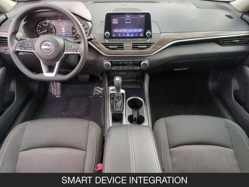 Used 2023 Nissan Altima 2.5 SV FWD image 13