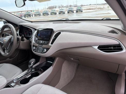 Used 2024 Chevrolet Malibu LT image 15