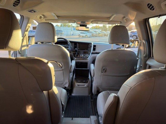 Used 2018 Toyota Sienna XLE FWD image 15