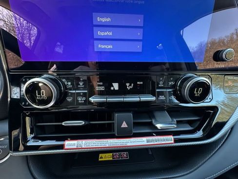 New 2026 Toyota Highlander Platinum image 19