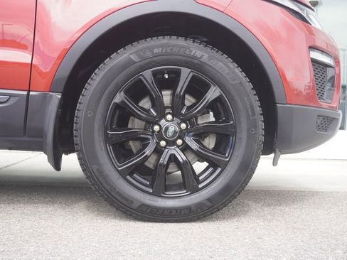 Used 2019 Land Rover Range Rover Evoque SE image 35