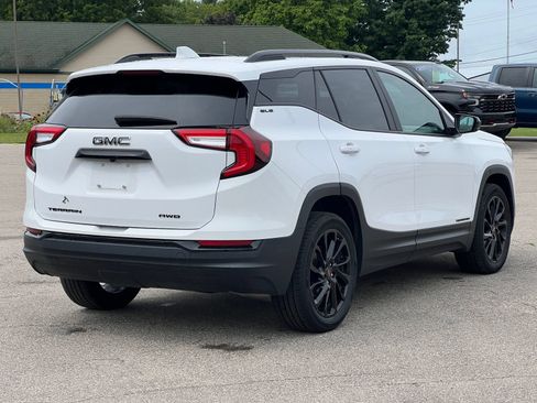 Used 2024 GMC Terrain SLE w/ Driver Convenience Package AWD/4WD image 18