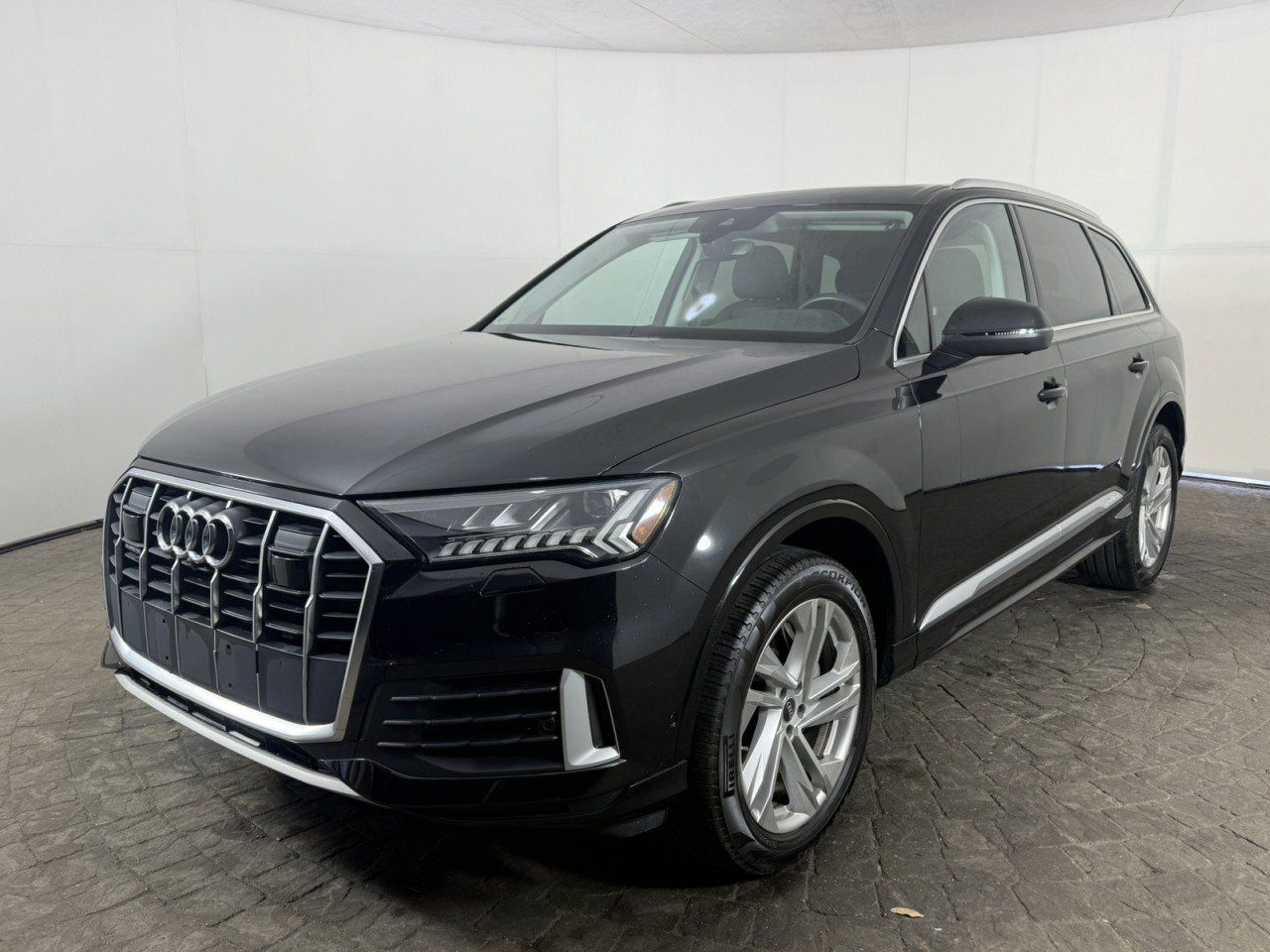 Used 2023 Audi Q7 2.0T Premium Plus w/ Premium Plus Package AWD/4WD image 3