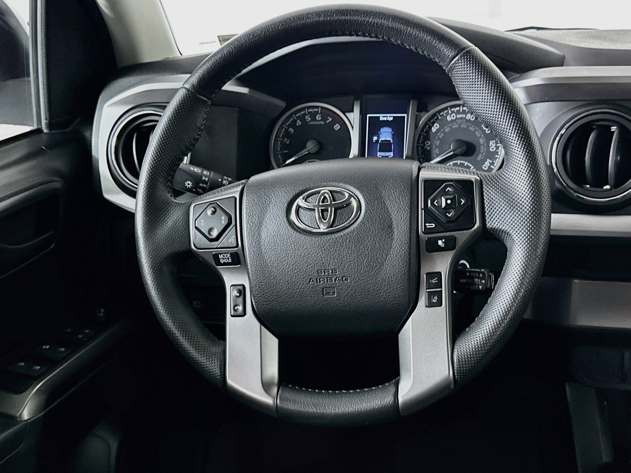 Used 2021 Toyota Tacoma SR5 RWD image 18