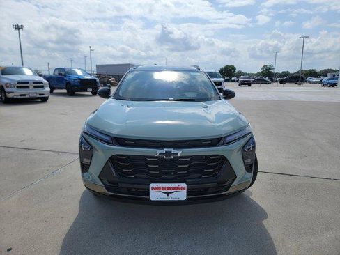 New 2026 Chevrolet Trax ACTIV w/ Sunroof Package FWD image 2