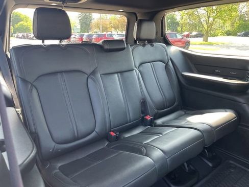 Used 2023 Jeep Wagoneer Series II AWD/4WD image 40