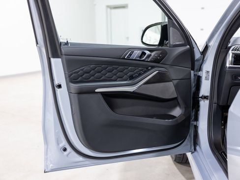 Used 2026 BMW X5 M Competition w/ Executive Package image 27