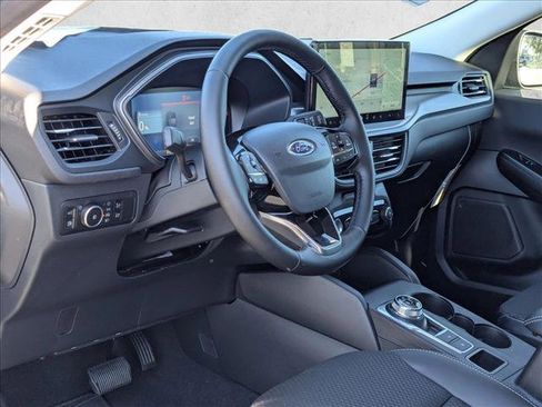 New 2026 Ford Escape SE image 3