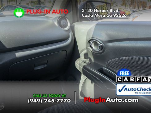 Used 2017 Nissan Versa SV image 15