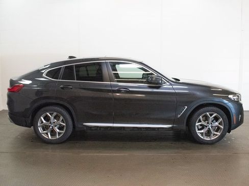 Certified 2025 BMW X4 xDrive30i w/ Premium Package AWD/4WD image 3